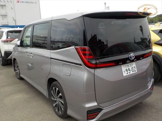 2024 Toyota Noah Grea photo 3