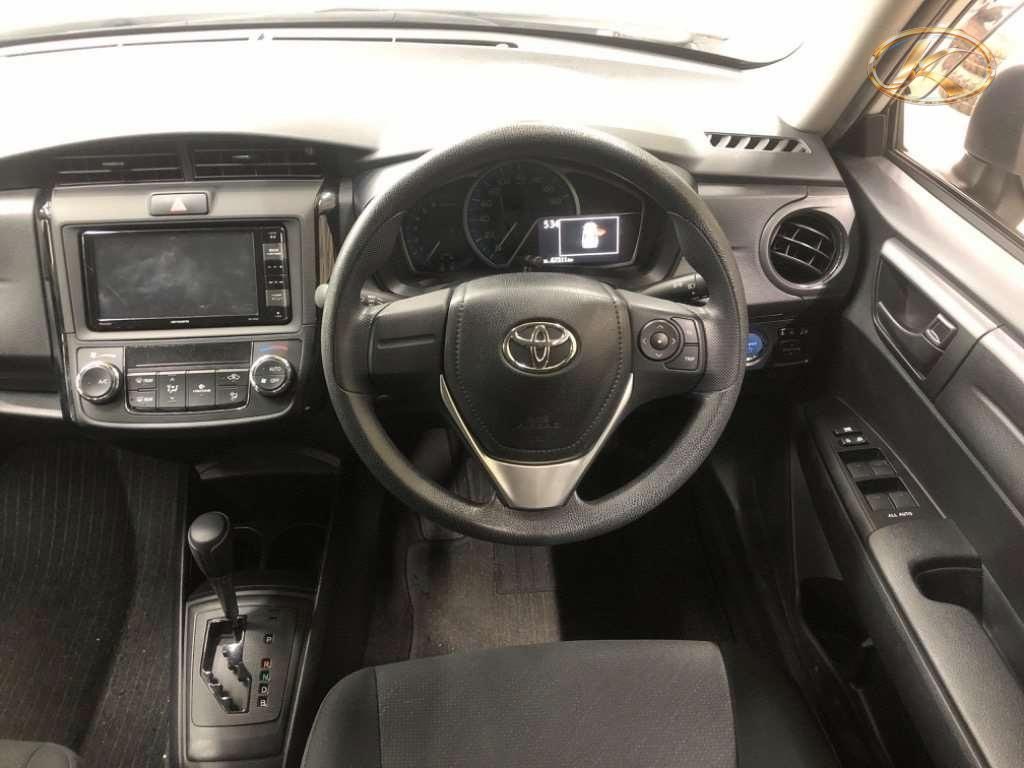 2021 Toyota Corolla Axio White photo 5