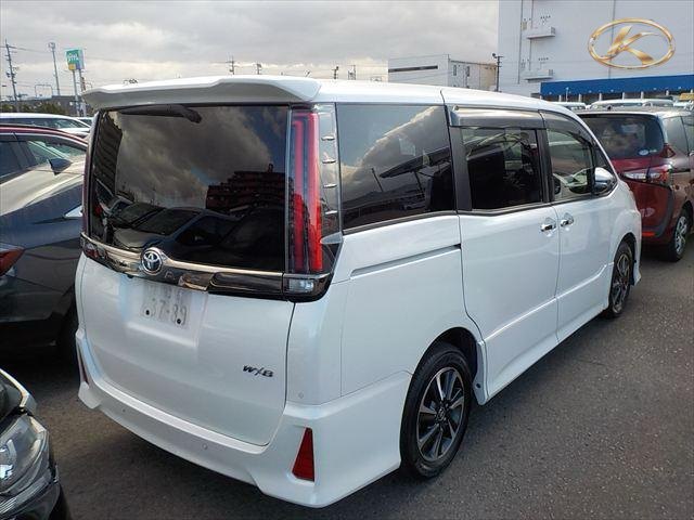 2020 Toyota Noah Pearl photo 4