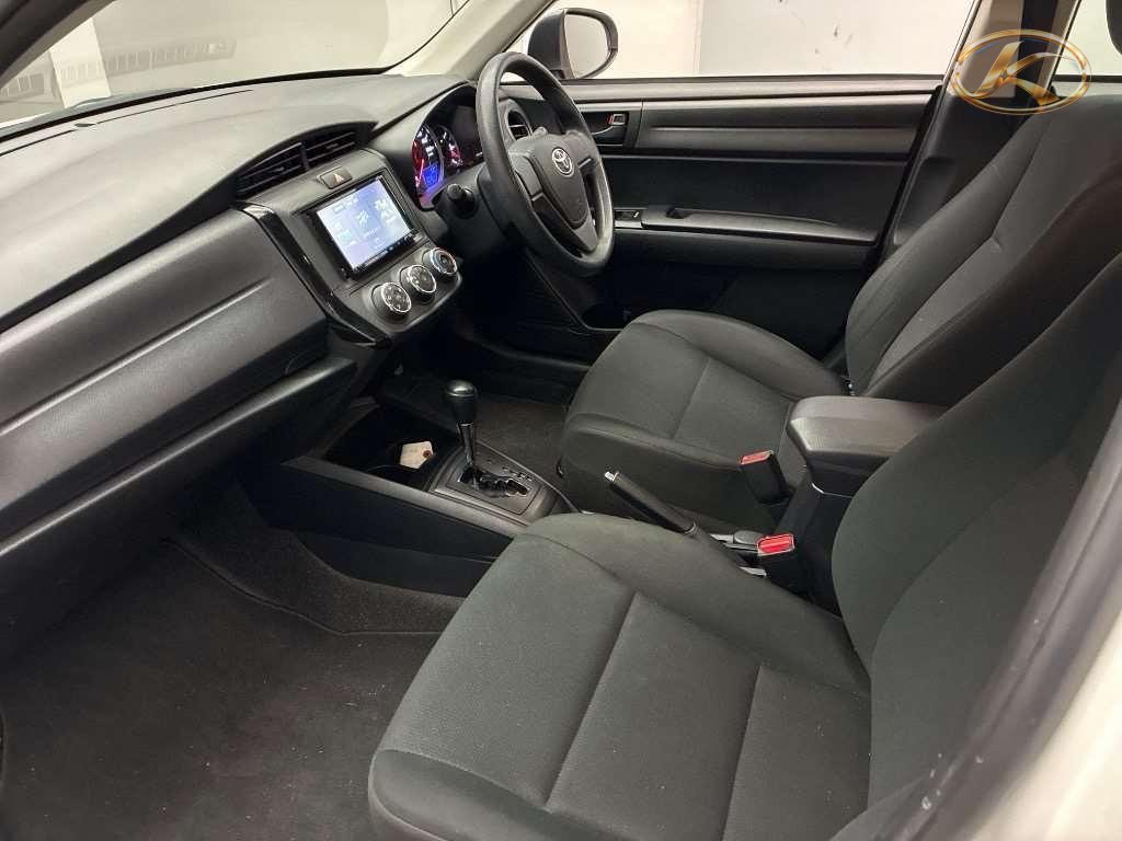 2021 Toyota Corolla Axio White photo 9
