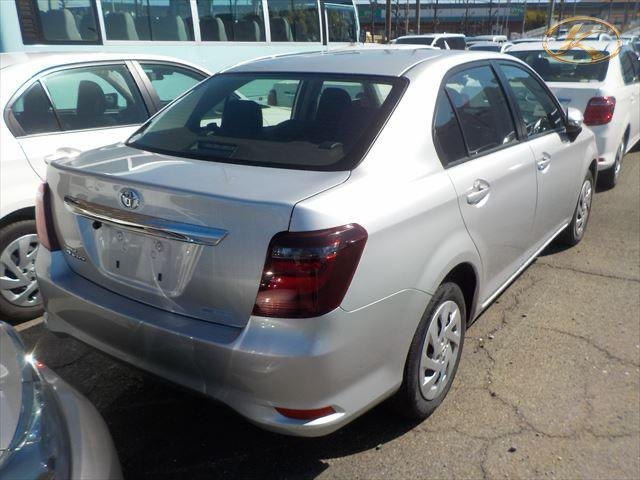2022 Toyota Corolla Axio Silver photo 4