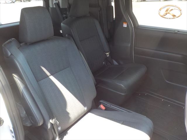 2023 Toyota Noah Pearl photo 8