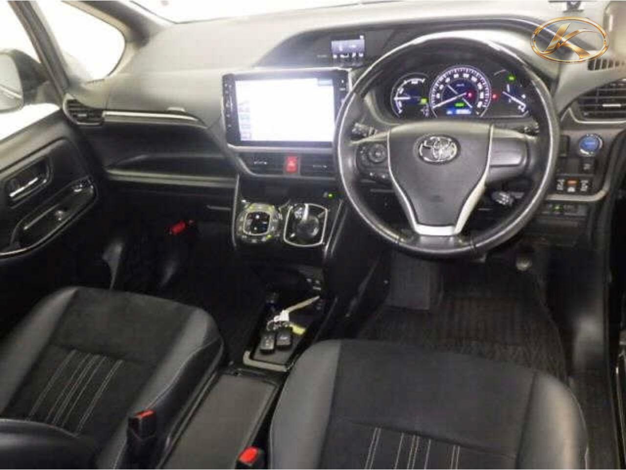 2020 Toyota Esquire Black photo 9
