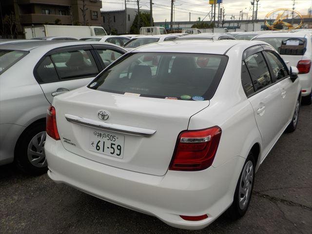 2020 Toyota Corolla Axio White photo 4