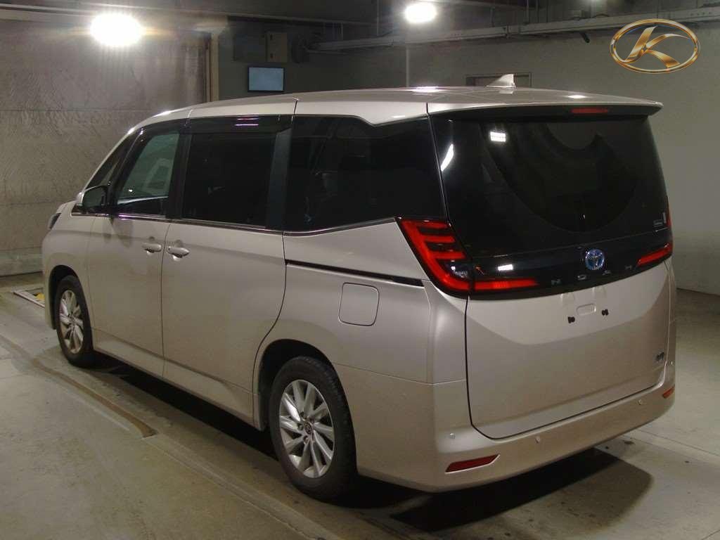 2023 Toyota Noah Hybrid Z (2023)General Information:toyota Noah  Hybrid Z Beige photo 3