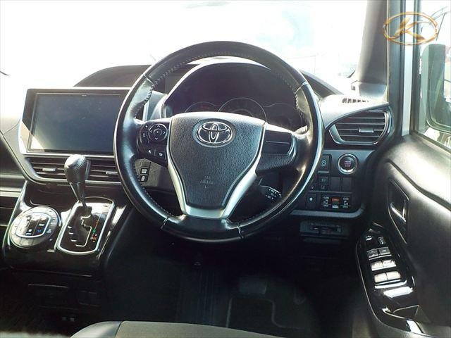 2020 Toyota Noah Pearl photo 7