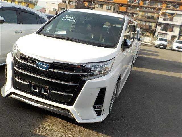 2021 Toyota Noah Pearl photo 3