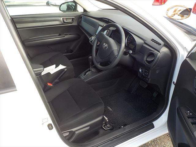2020 Toyota Corolla Axio White photo 5