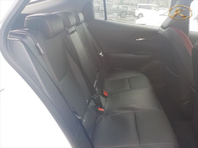 2023 Toyota Prius Phev Z Pearl photo 10