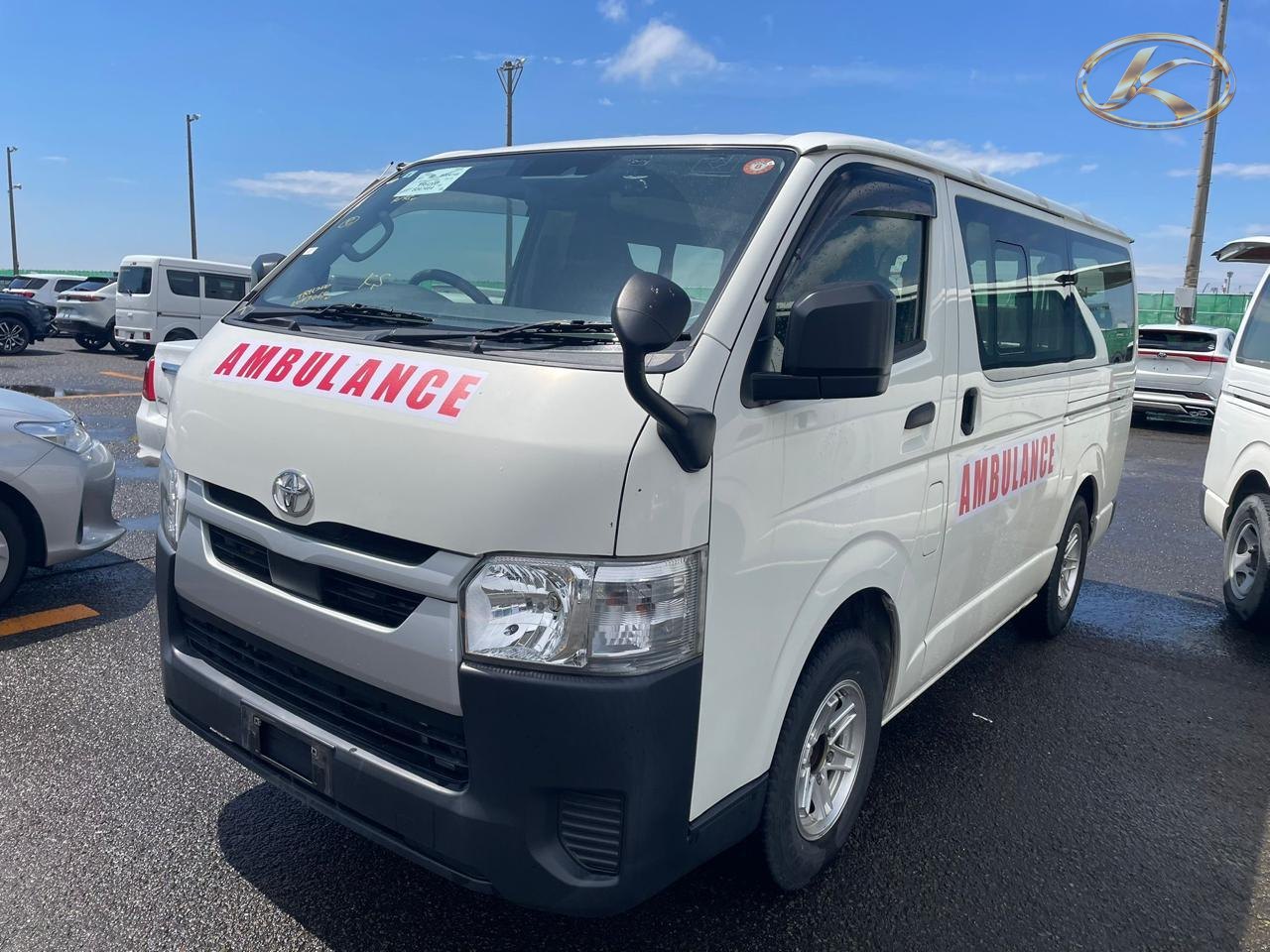 2021 Toyota Hiace White photo 2