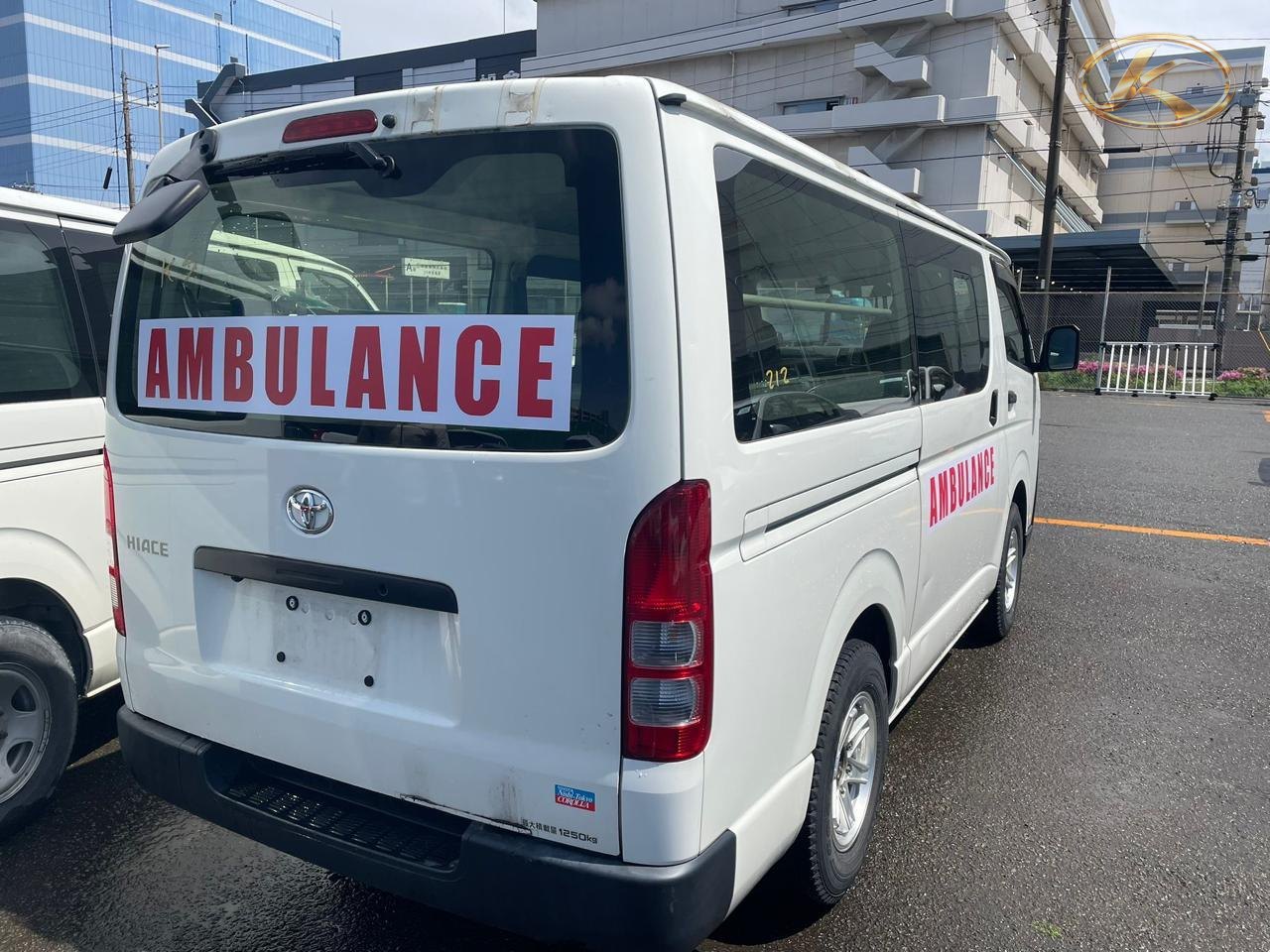 2021 Toyota Hiace White photo 3