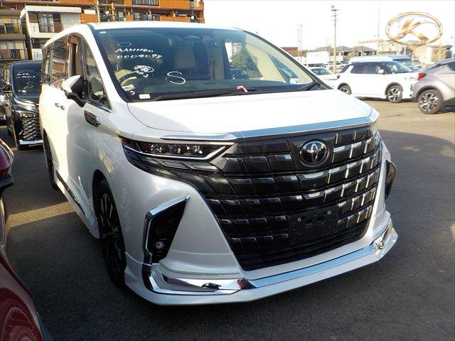 2023 Toyota Alphard Hybrid Pearl