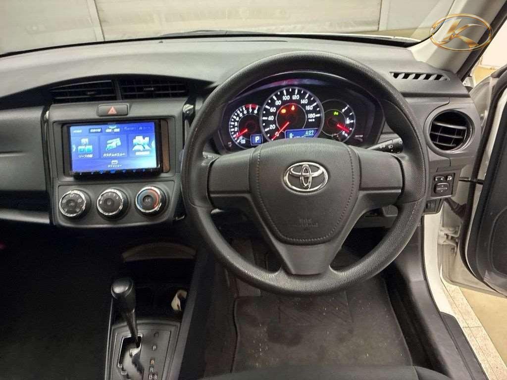 2021 Toyota Corolla Axio White photo 7