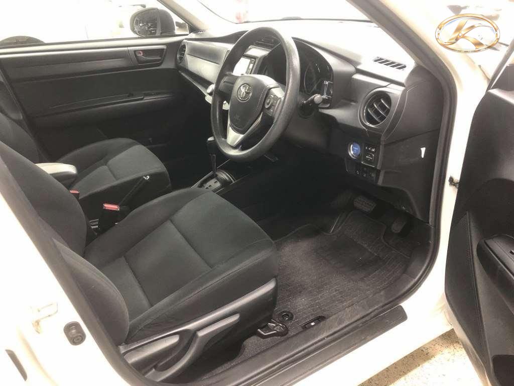 2021 Toyota Corolla Axio White photo 4