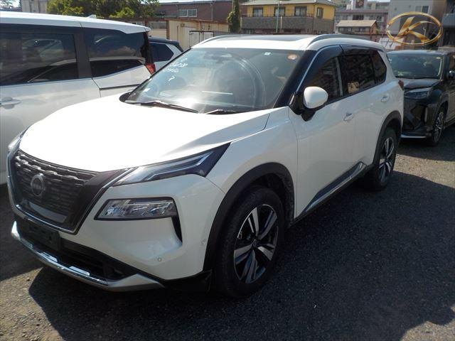 2023 Nissan Xtrail Pearl photo 2