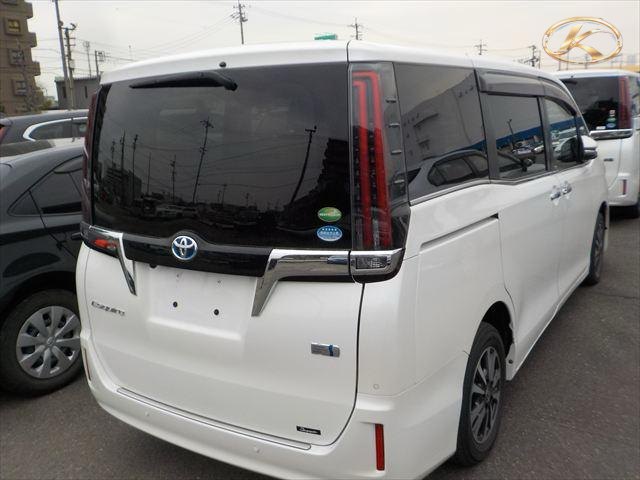 2020 Toyota Esquire Pearl photo 3
