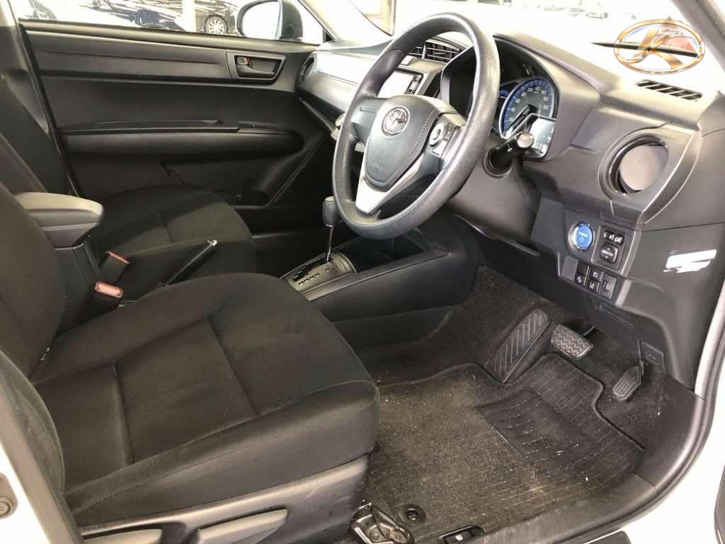 2021 Toyota Corolla Axio White photo 3