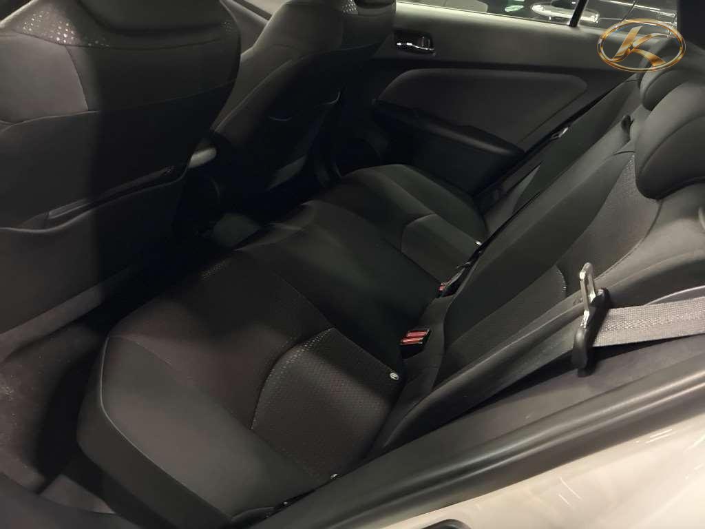 2021 Toyota Prius White photo 9
