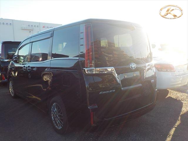 2020 Toyota  Esquire Black photo 4