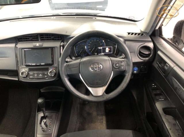 2020 Toyota Corolla Axio White photo 5