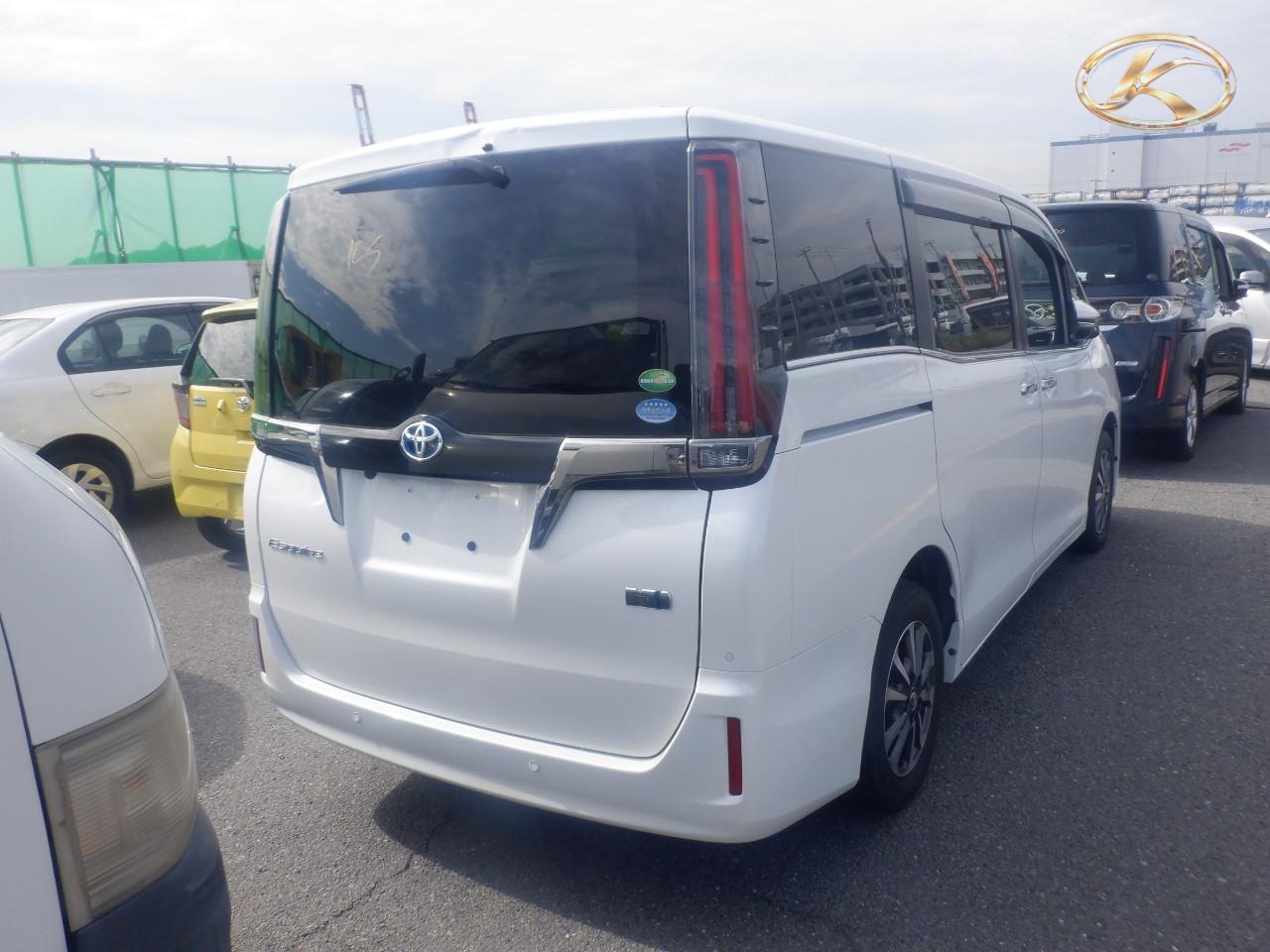 2020 Toyota Esquire Pearl photo 4