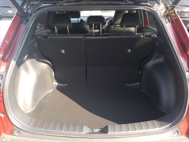 2024 Toyota Corolla Cross Wine(3U5) Two Toon photo 8