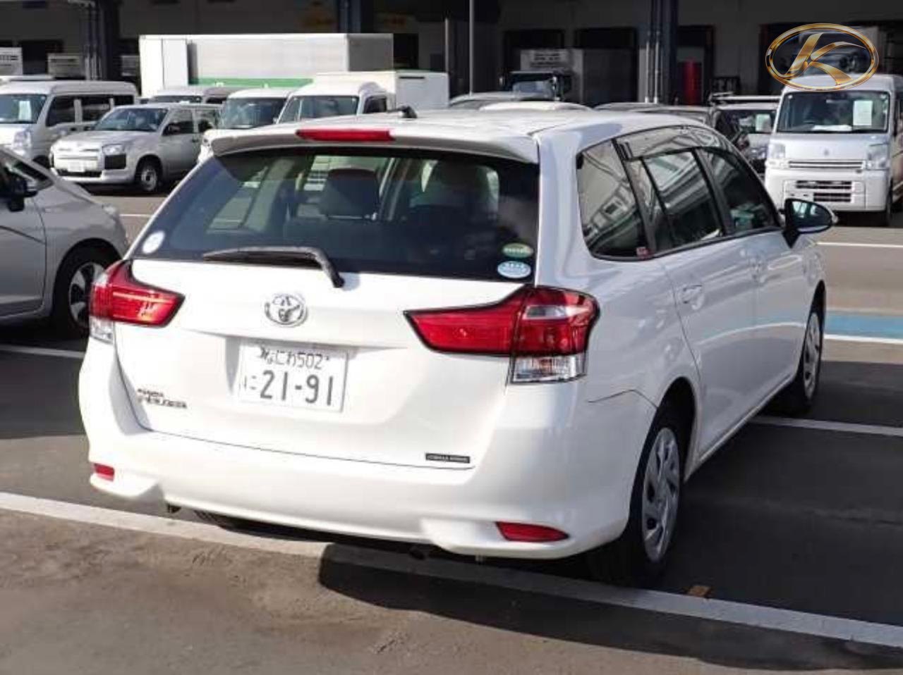 2020 Toyota Fielder White photo 2
