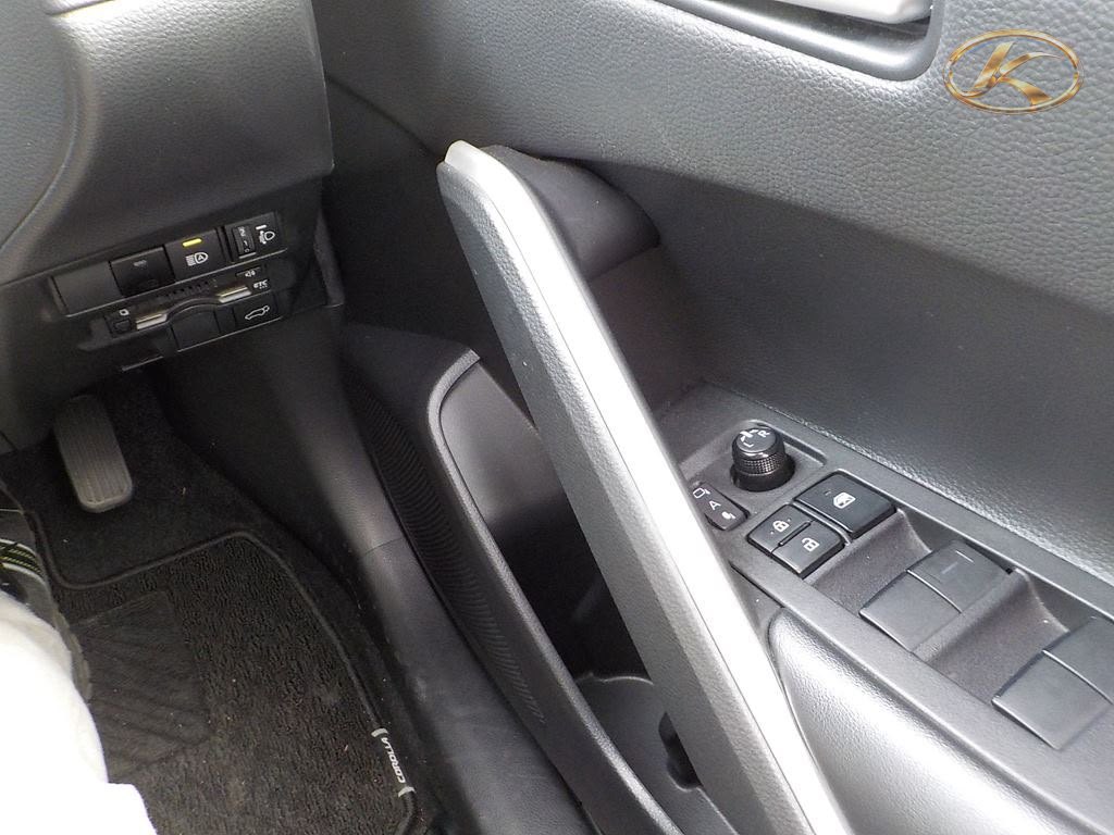 2021 Toyota Corolla Cross Brown(4V8) photo 9