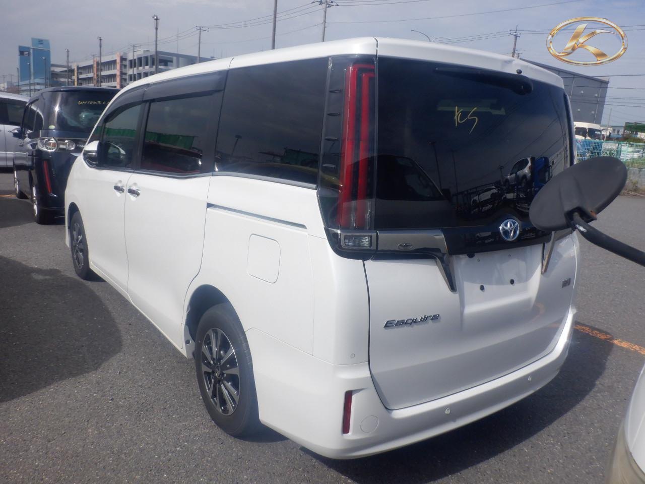 2020 Toyota Esquire Pearl photo 3