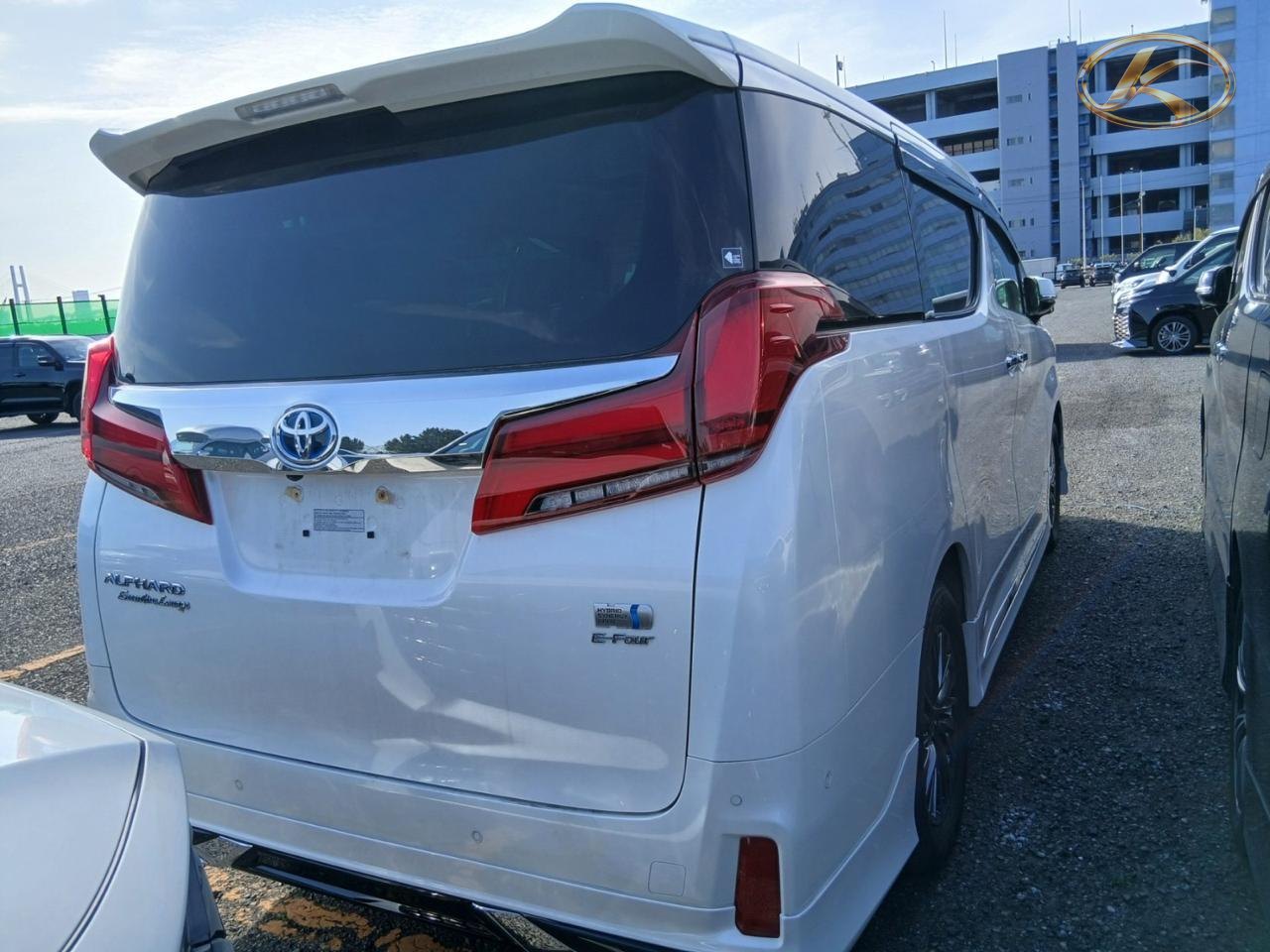 2022 Toyota Alphard Hybrid Pearl photo 5