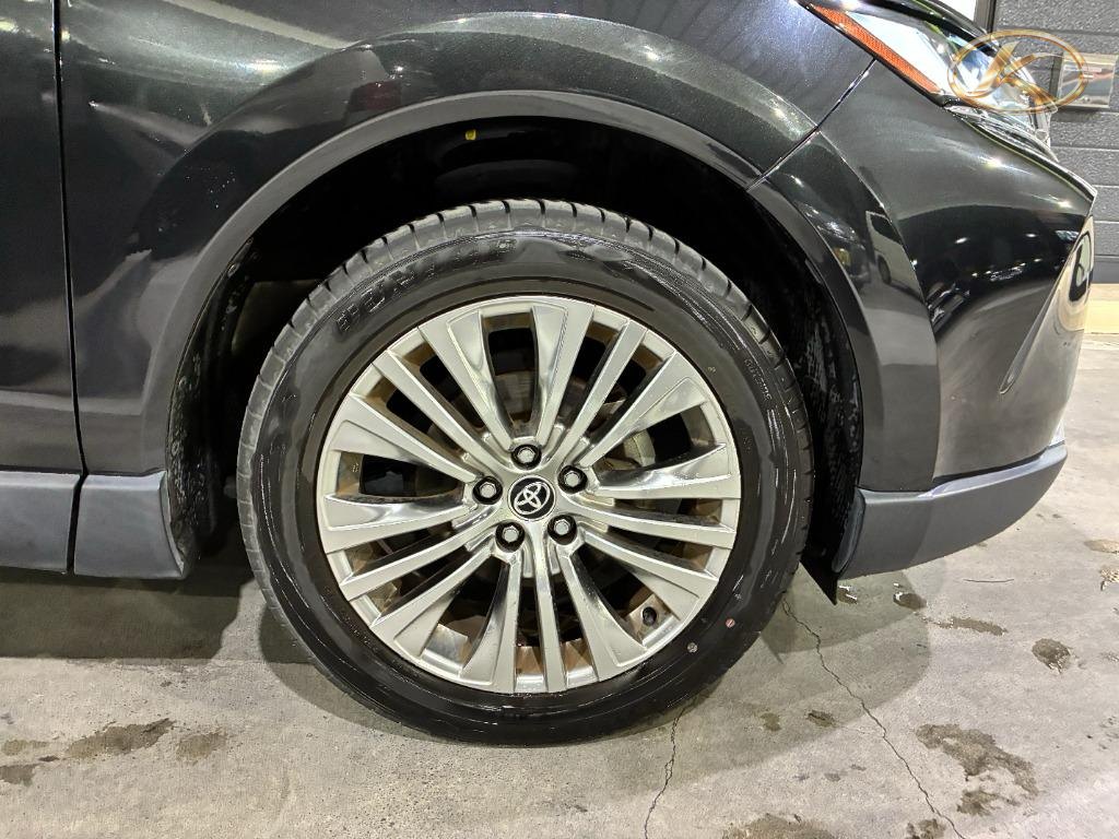 2020 Toyota Harrier Black photo 12