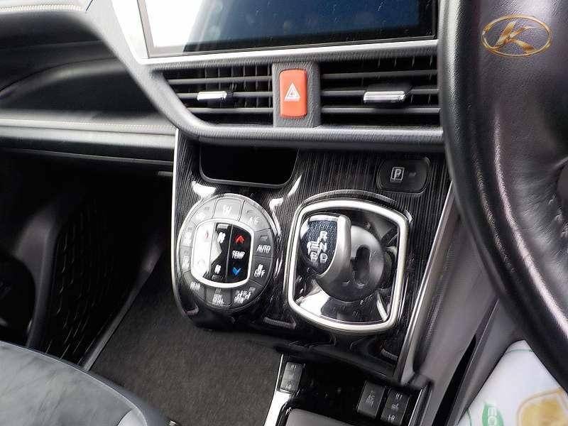 2020 Toyota Esquire Pearl photo 7