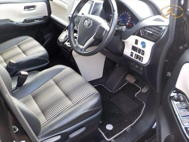 2021 Toyota Noah Black photo 6