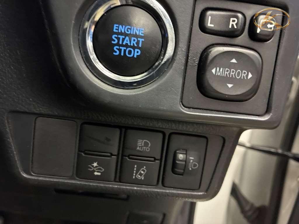 2021 Toyota Corolla Axio White photo 5