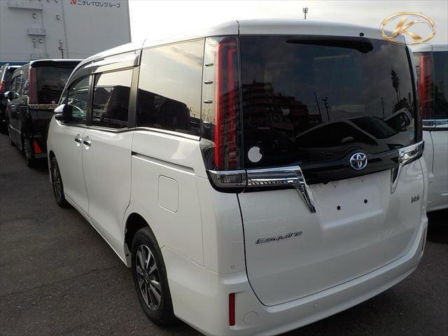 2020 Toyota Esquire Pearl photo 3