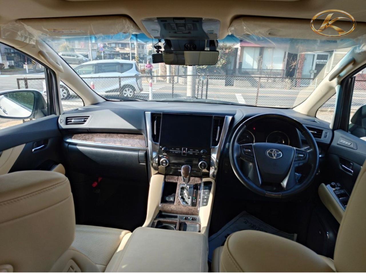 2022 Toyota Alphard Hybrid Pearl photo 9