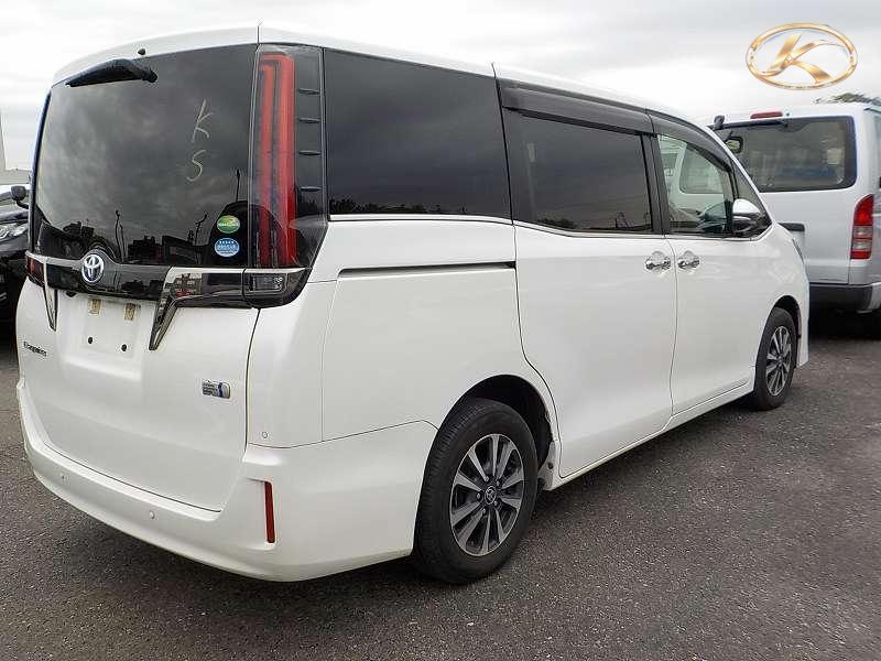 2020 Toyota Esquire Pearl photo 4