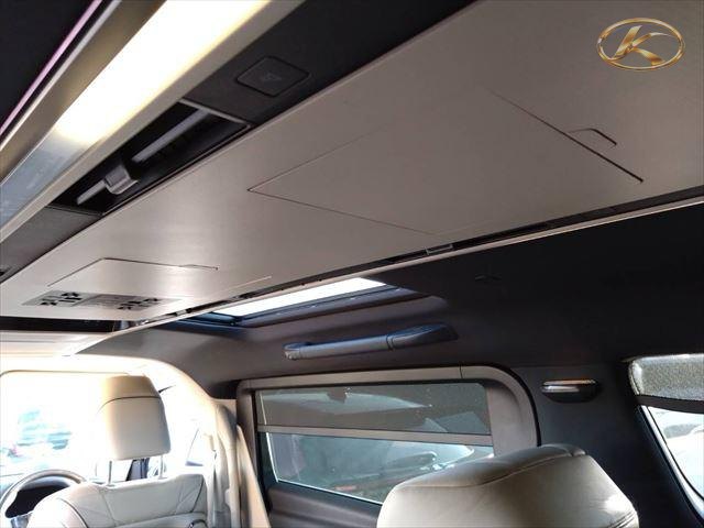 2023 Toyota Alphard Hybrid Pearl photo 8