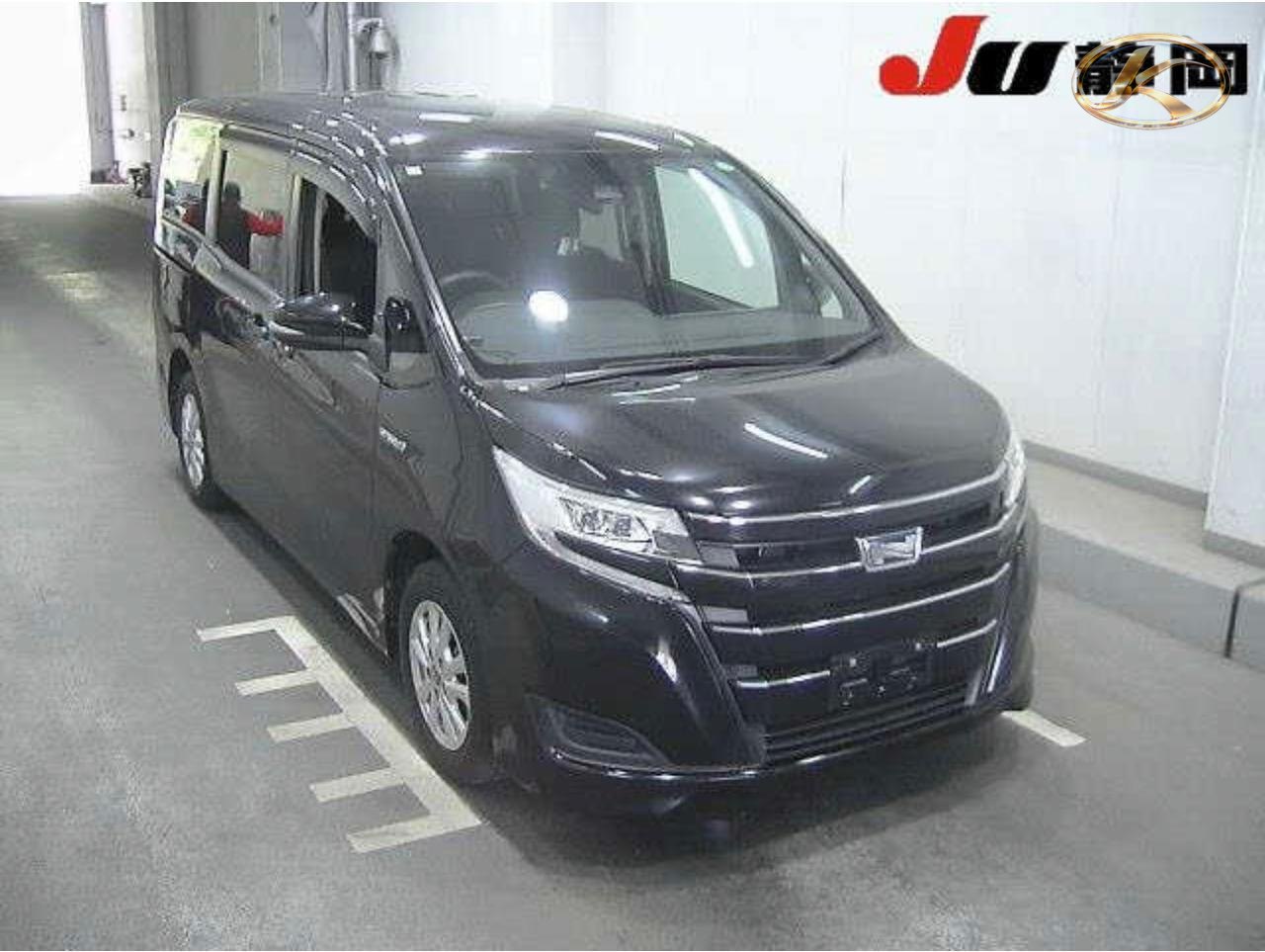2020 Toyota Noah Black photo 8