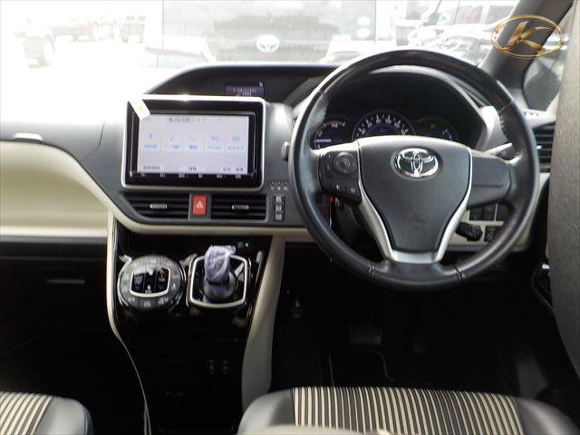 2021 Toyota Noah Black photo 5