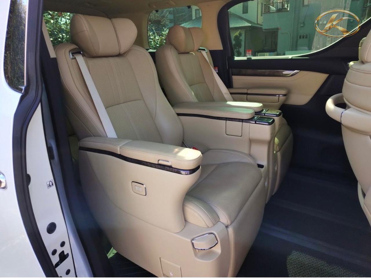 2022 Toyota Alphard Hybrid Pearl photo 8