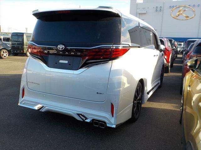 2023 Toyota Alphard Hybrid Pearl photo 4