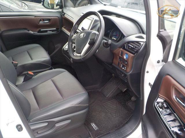 2020 Toyota Esquire Pearl photo 12