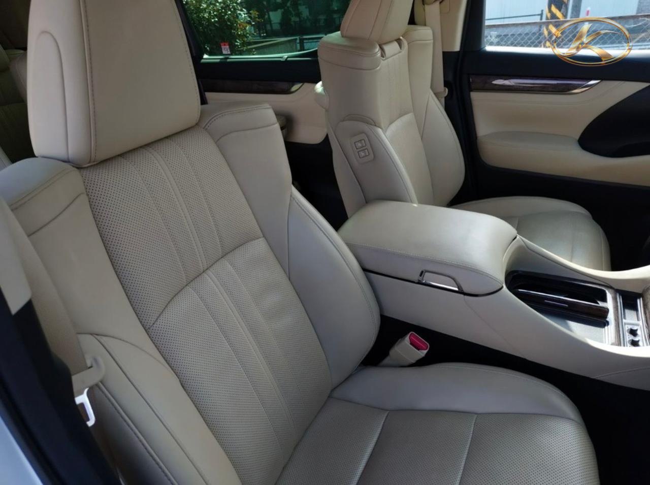2022 Toyota Alphard Hybrid Pearl photo 11