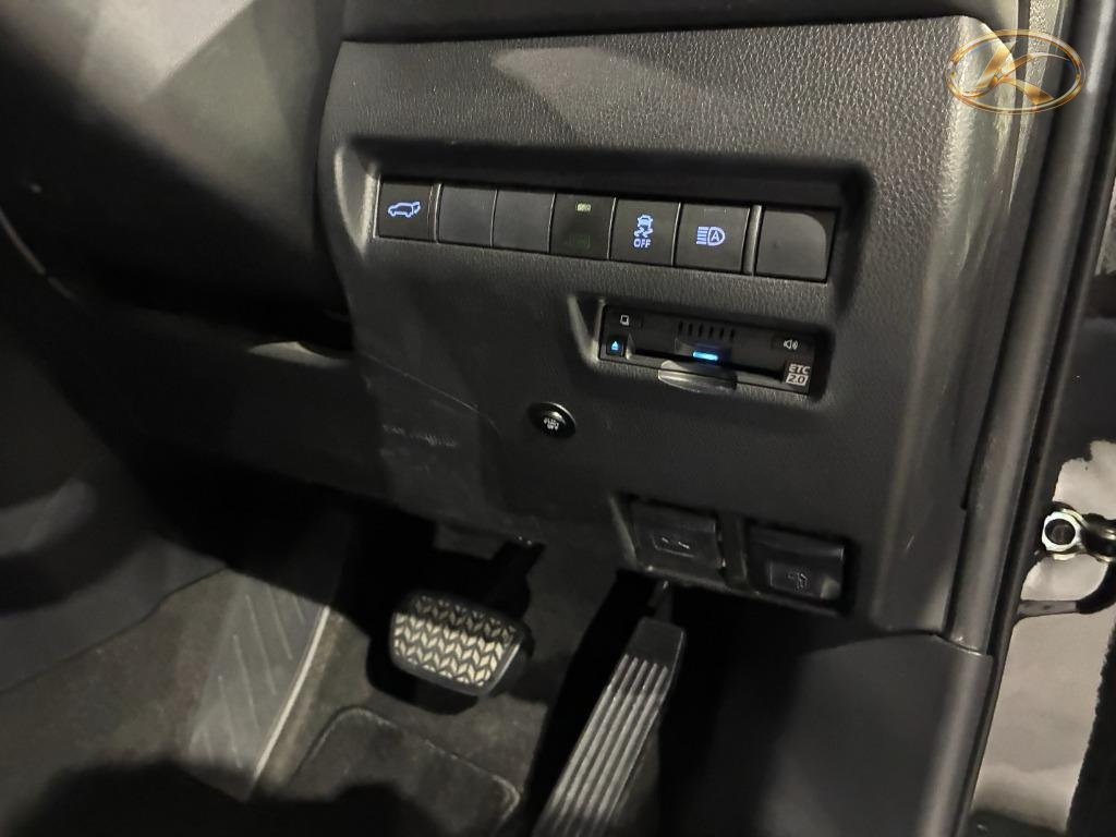 2020 Toyota Harrier Black photo 6