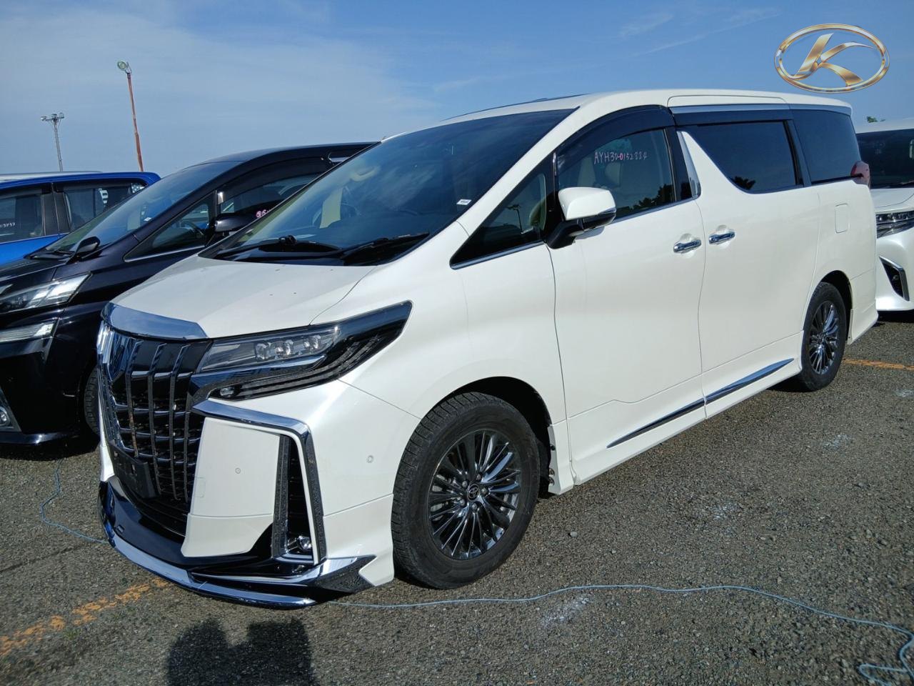2022 Toyota Alphard Hybrid Pearl photo 3