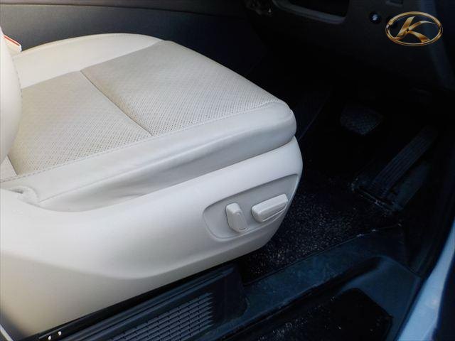 2023 Toyota Alphard Hybrid Pearl photo 12
