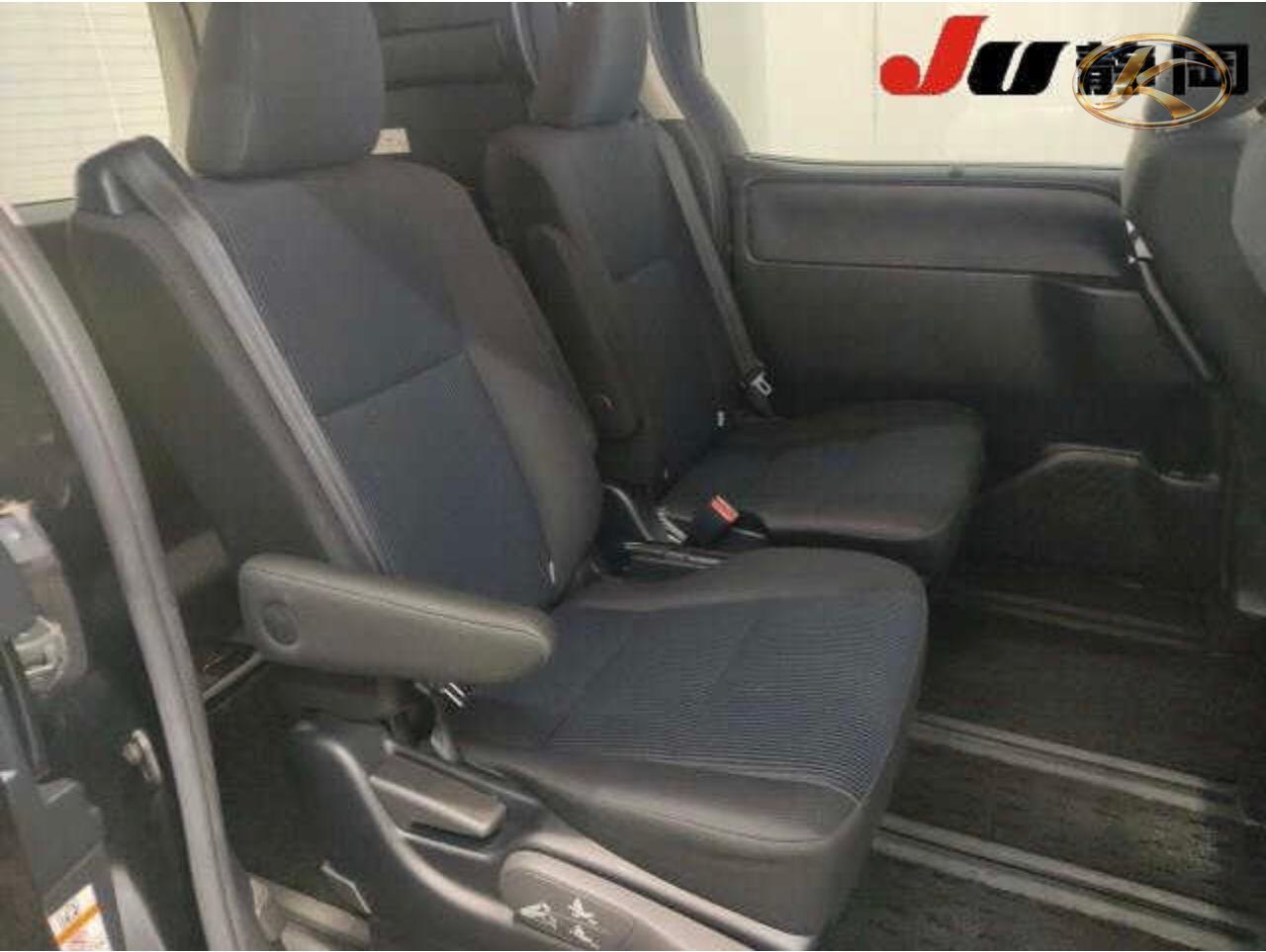 2020 Toyota Noah Black photo 7