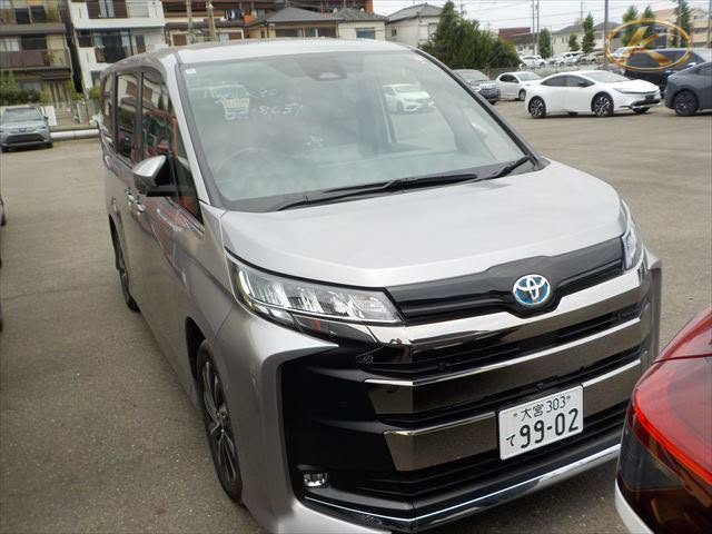 2024 Toyota Noah Grea photo 1