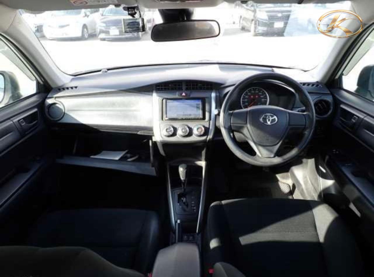 2020 Toyota Fielder White photo 6